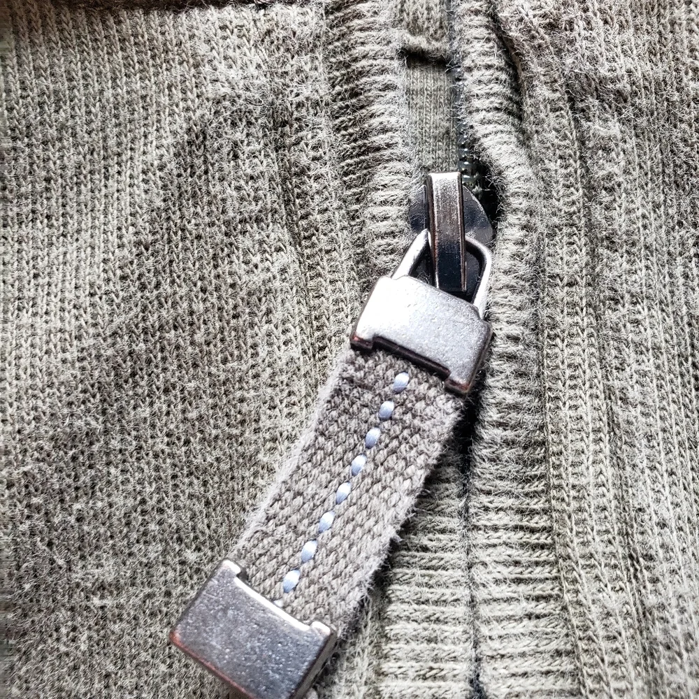 Izod Quarter Zip Long Sleeve Pullover, Grey & Olive Green, Men's XL - Picture 7 of 9